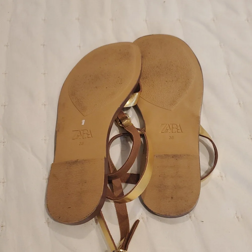 Zara Gold and Tan Sandals with Metallic Straps (28) - Picture 5 of 5